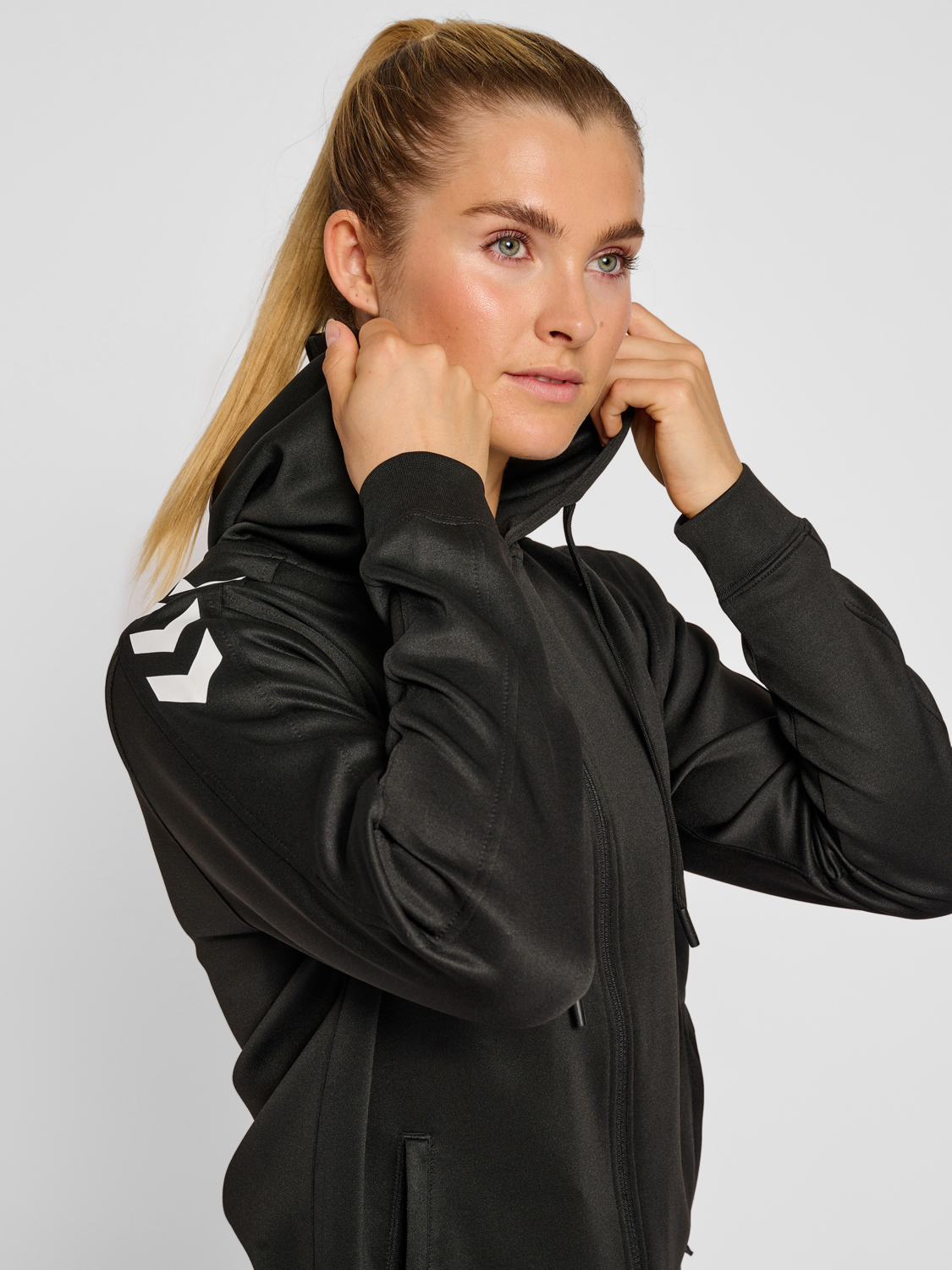 hmlCORE XK POLY ZIP HOOD SWEAT WOMA