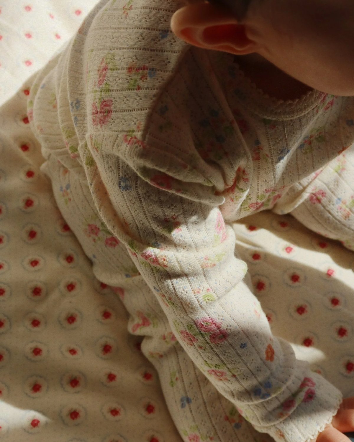 Heldress – 100% Øko Bomull, Pointelle | Minnie Onesie GOTS