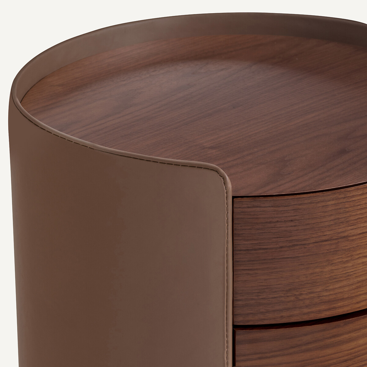 AM.PM<br>Mesa de cabeceira em nogueira e couro, Firmo
