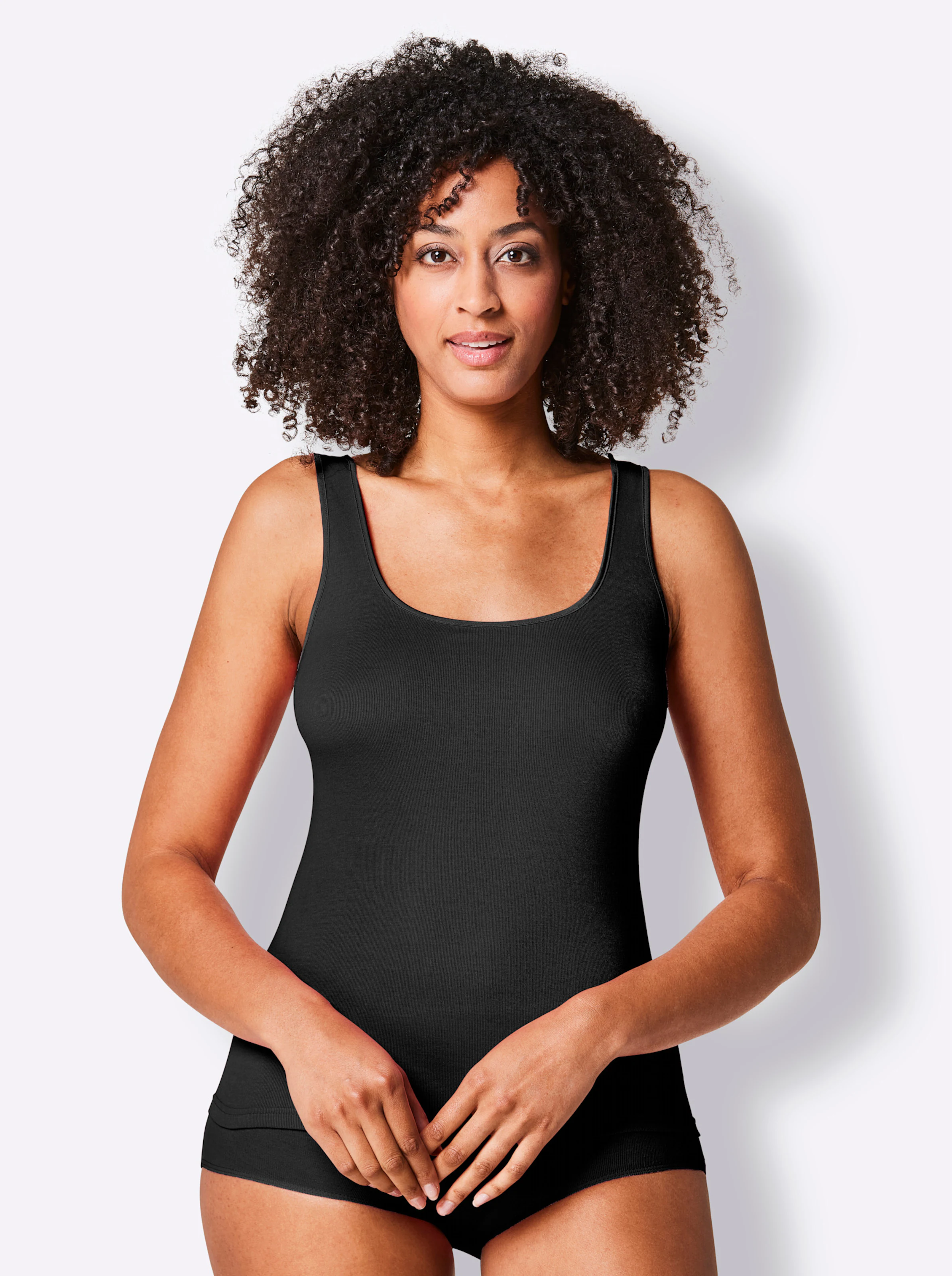 Nina von C. Achseltop in schwarz