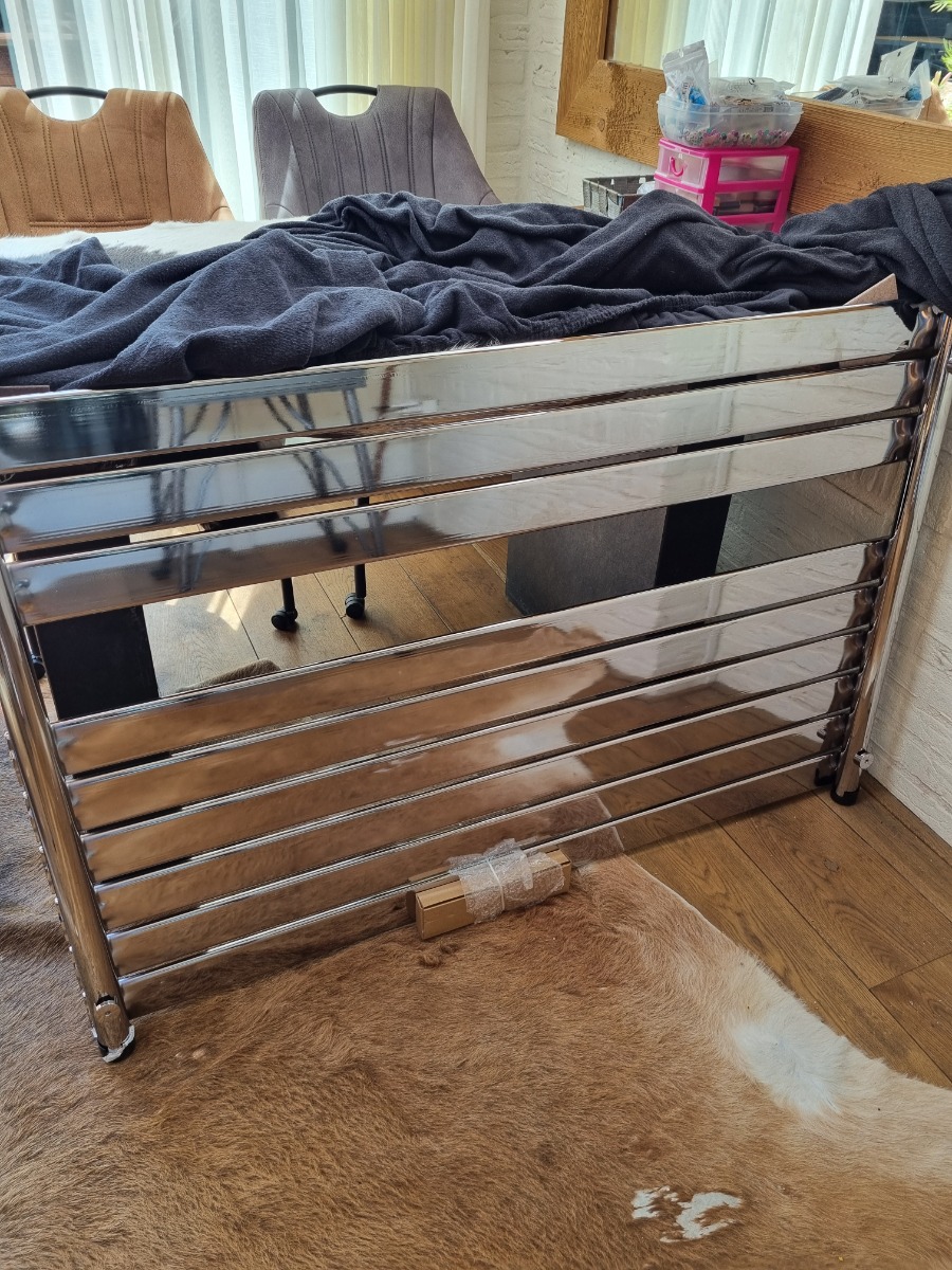 SHOWMODEL: Eastbrook Staverton Tube handdoek radiator 80x120cm Chroom 916 watt