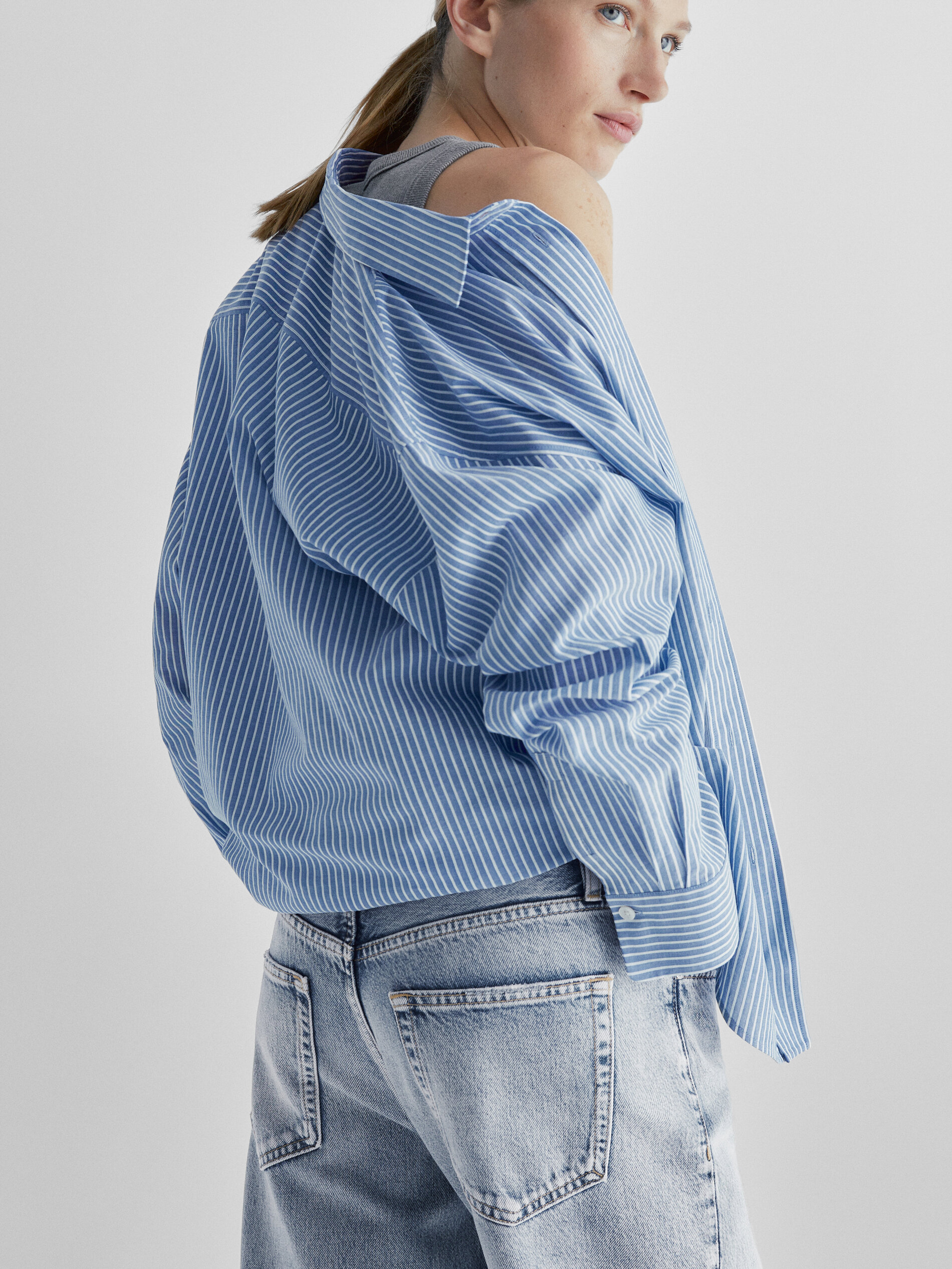 Calça vaquero tiro alto corte reto - Azul Claro