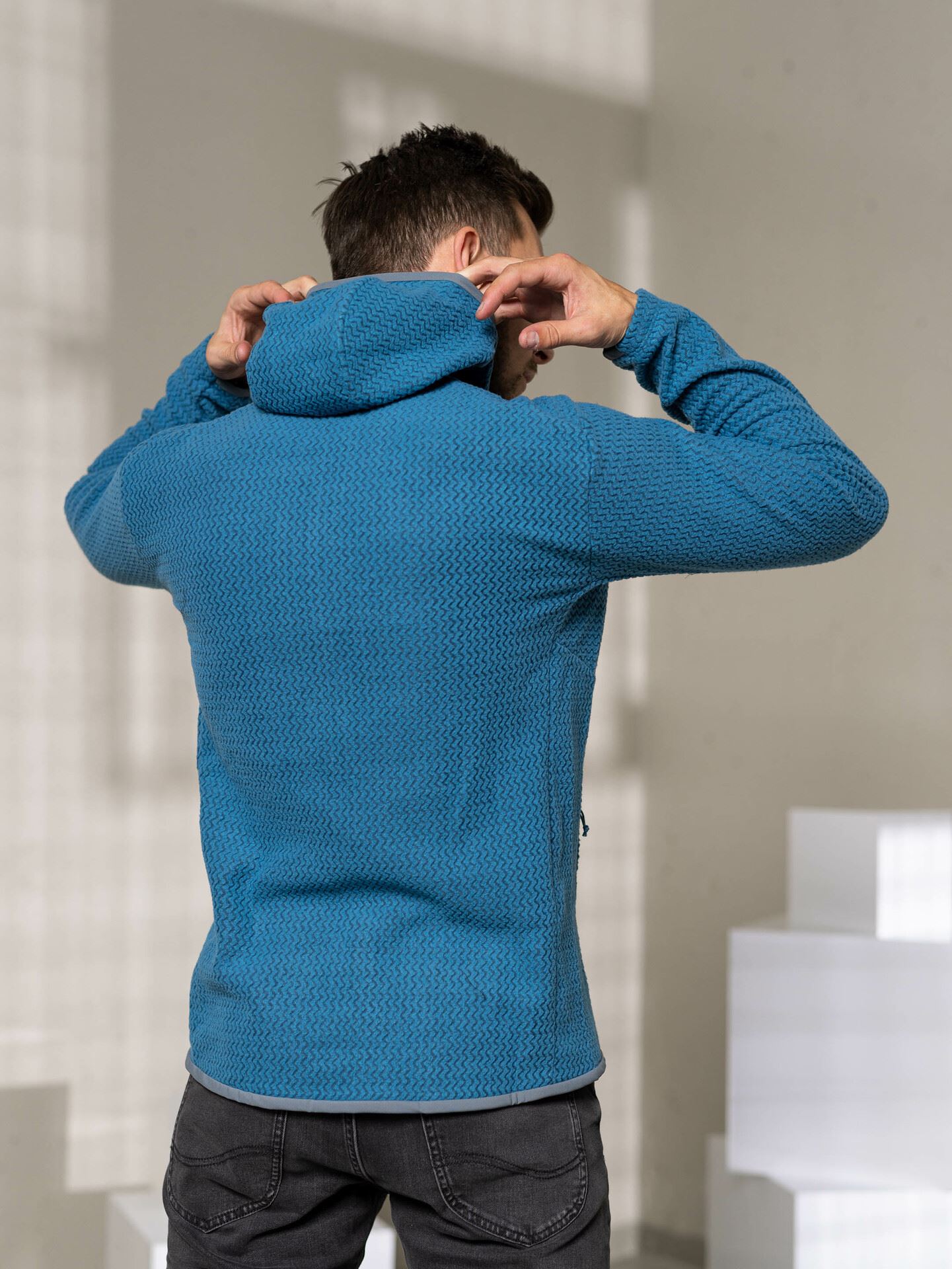 R1 Air Full-Zip Hoody