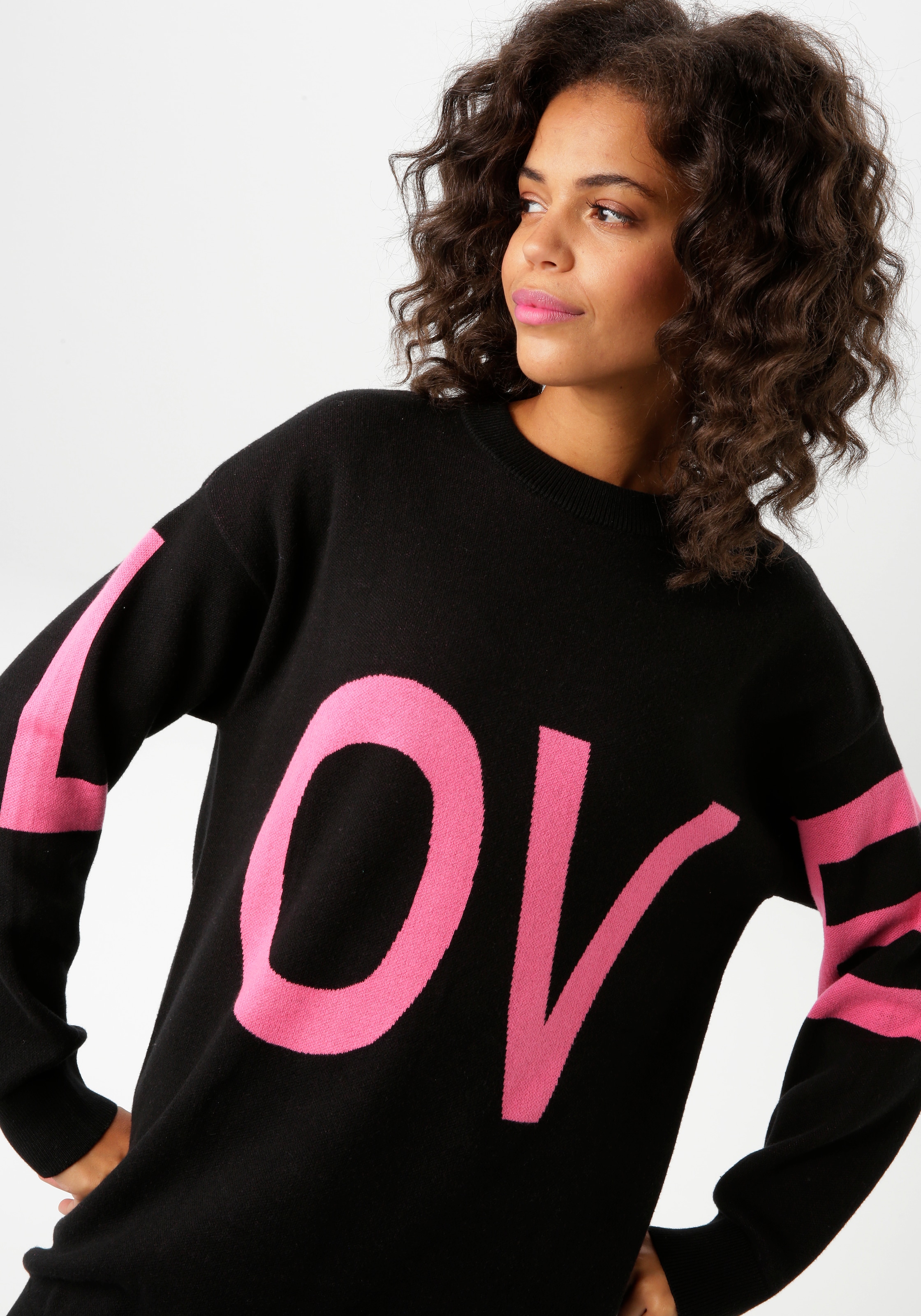 Aniston CASUAL Strickpullover , mit eingestricktem LOVE-Schriftzug