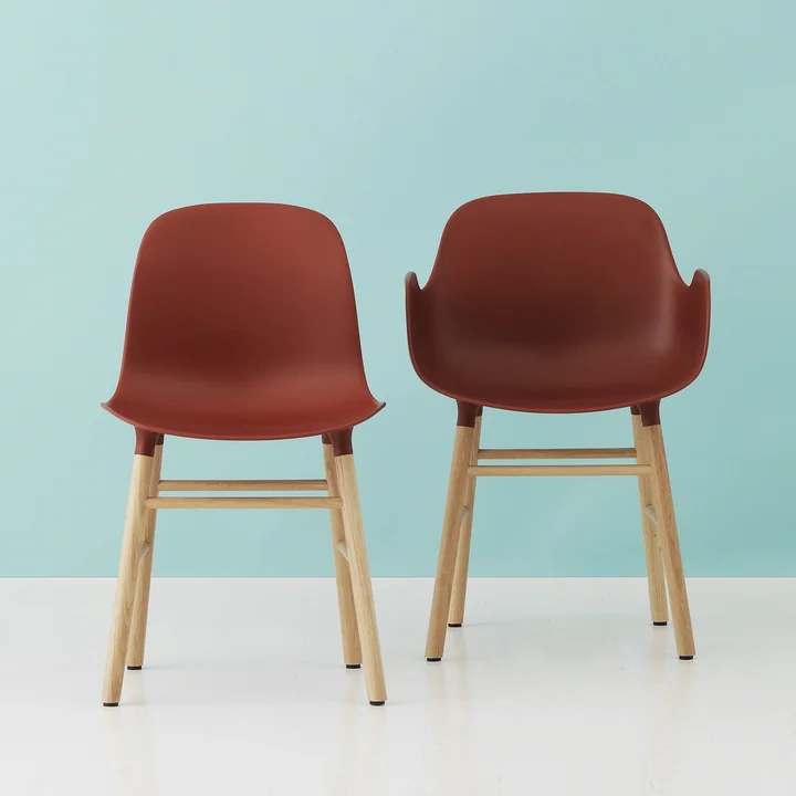 Normann Copenhagen - Form Armlehnstuhl, Gestell Eiche / weiss
