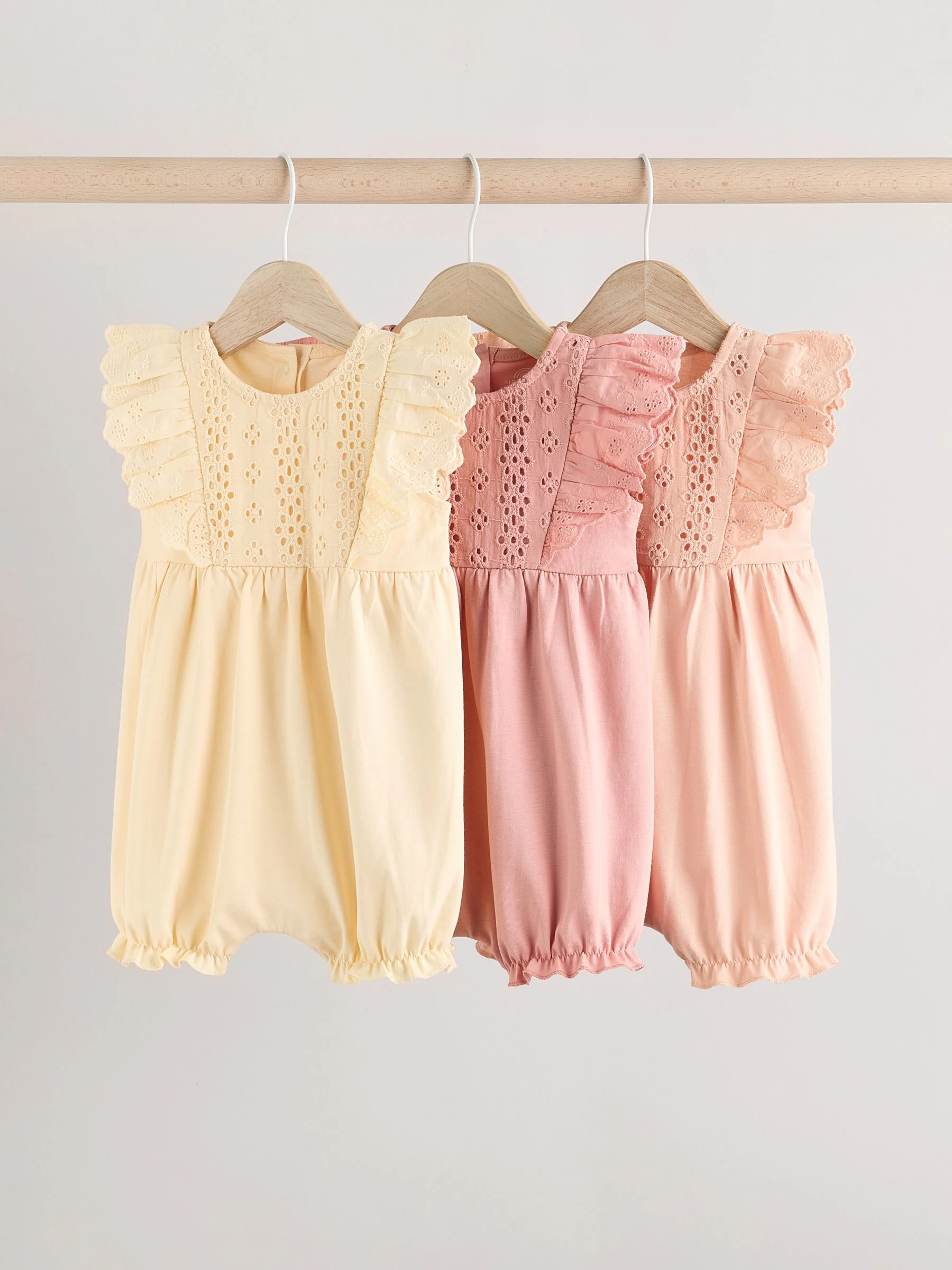 Ton-sur-ton roze - Broderie 3 Babyrompers