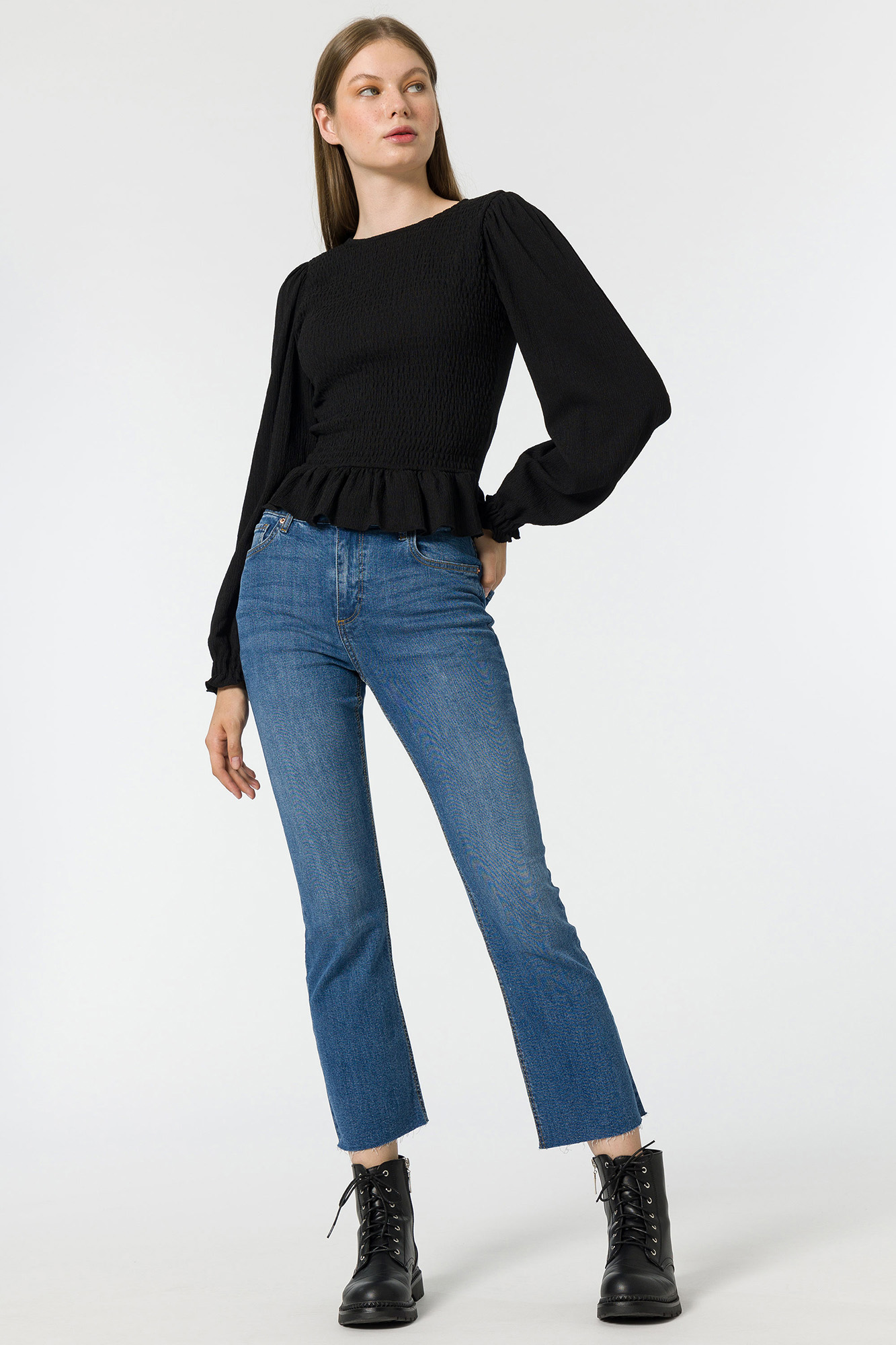 Calça jeans cropped flare de cintura alta Megan