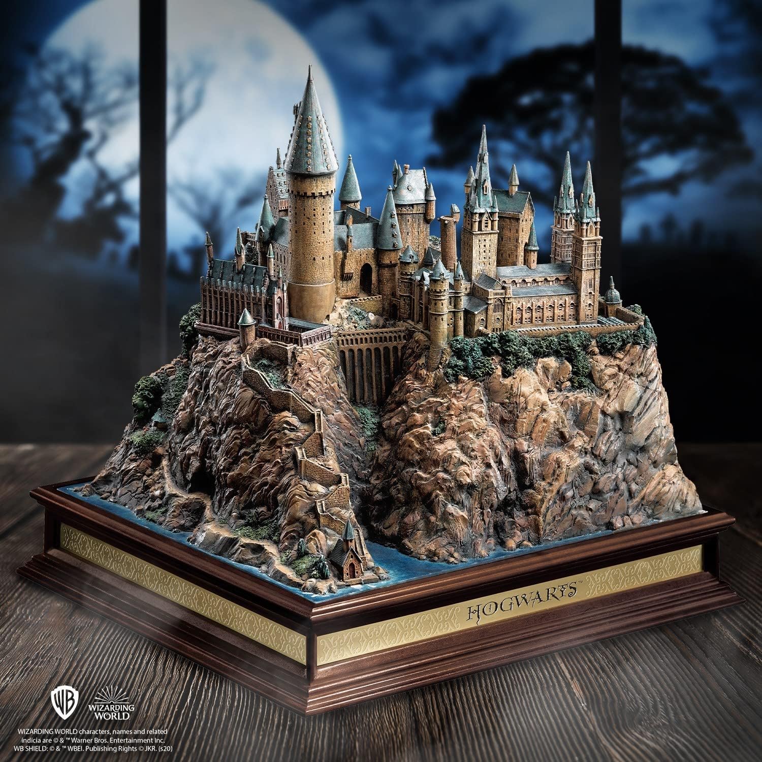 The Noble Collection Hogwarts School Sculpture