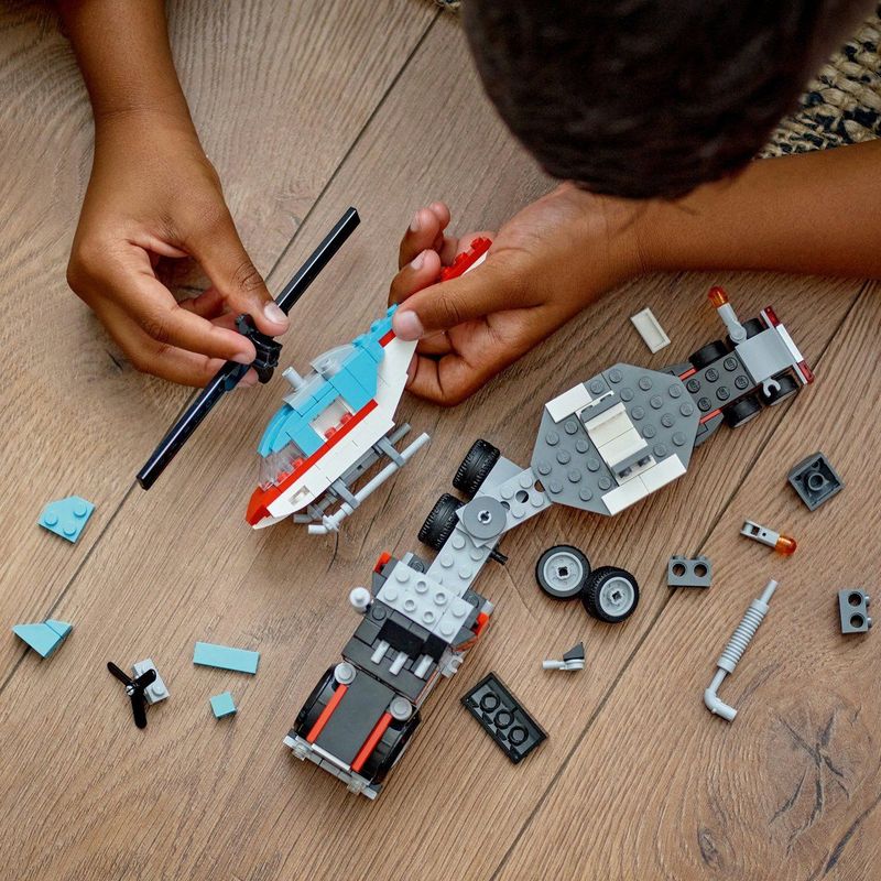 LEGO Creator 3in1 Truck met helikopter - 31146