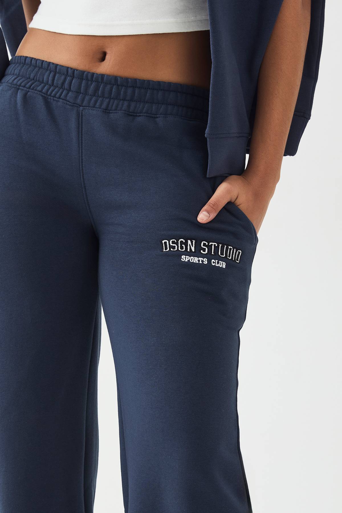 Jogger Droit Avec Appliqué Dsgn Studio