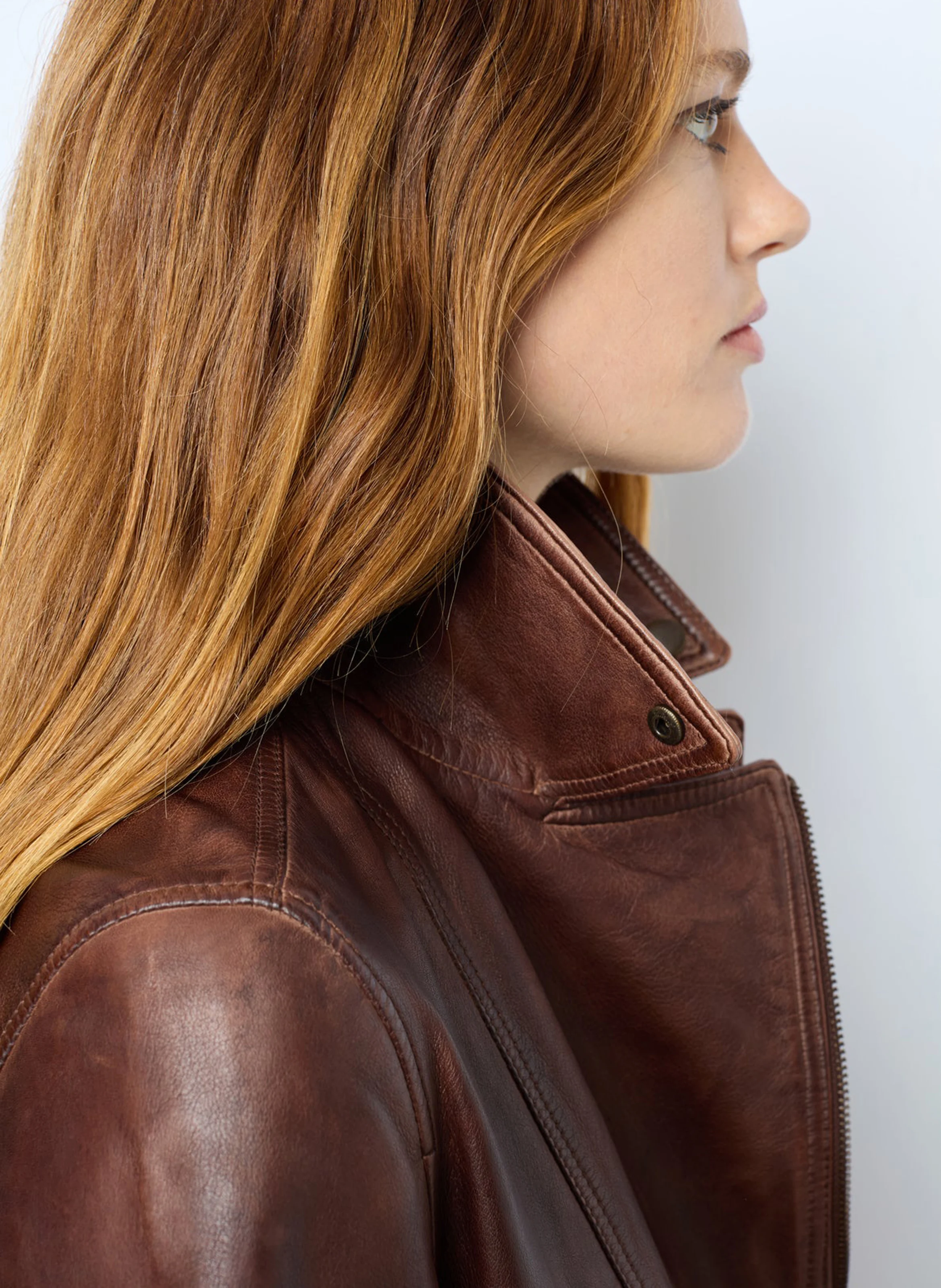 NATSUNI - Blouson court col tailleur en cuir | Marron