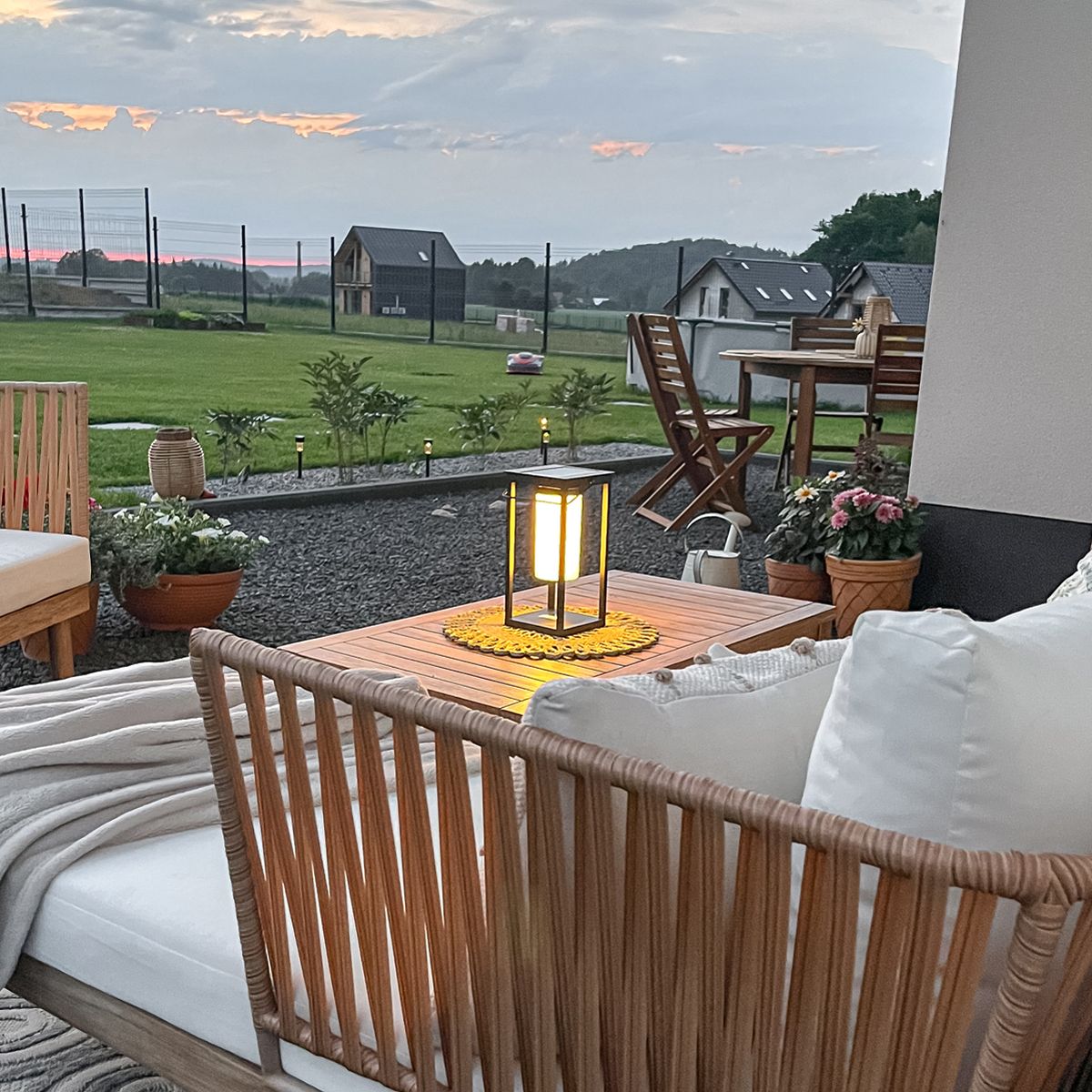 Moderne buitenlamp zwart incl. LED en dimmer solar - Denlu