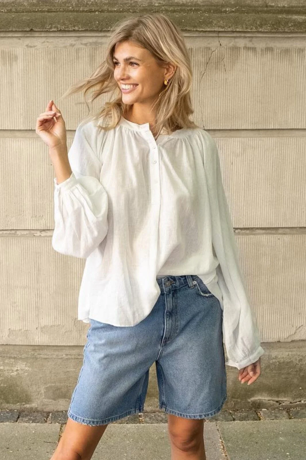 Neo Noir Kirsty Solid Blouse