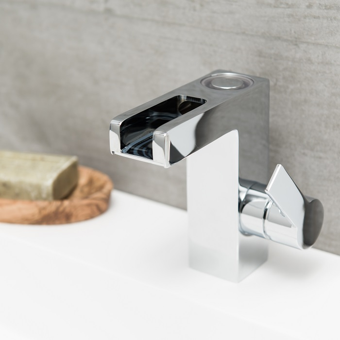 Schutte ORINOCO LED-ééngreepsmengkraan wastafel met watervaluitloop, chroom