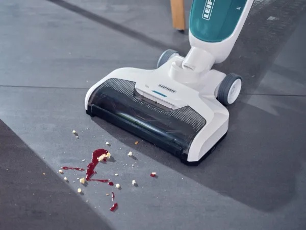 LEIFHEIT Regulus Aqua PowerVac, wet and dry vacuum cleaner (white / turquoise)
