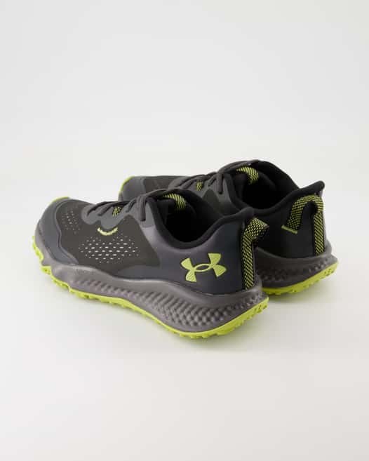 Under Armour UA Charged Sneaker in Schwarz