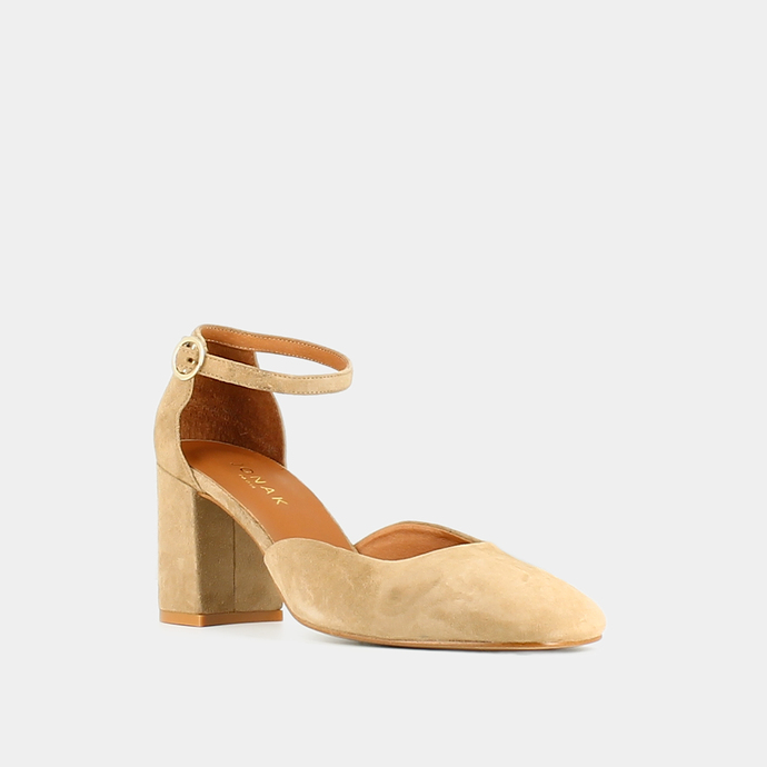 Babies à talons et bouts carrés  en velours beige