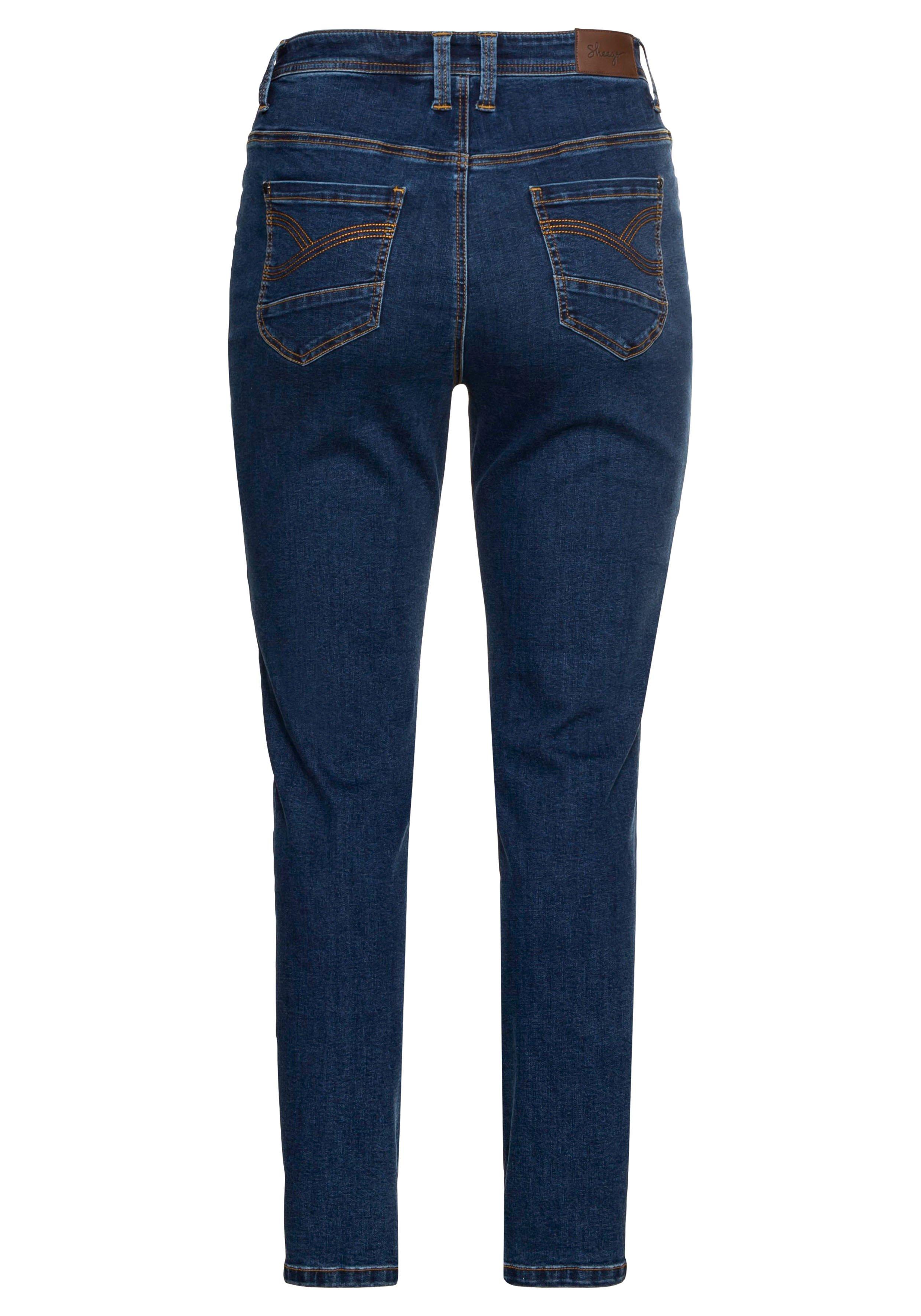 Girlfriend-Jeans mit vorverlegter Seitennaht