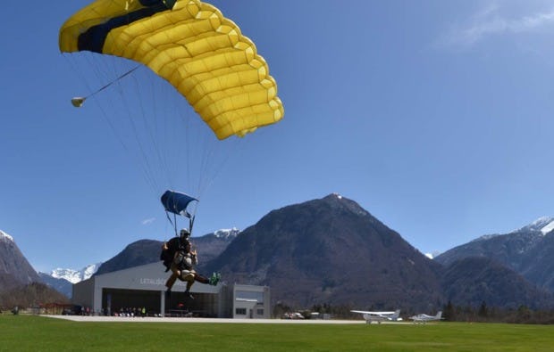 Fallschirm Tandemsprung Bovec in Slowenien
