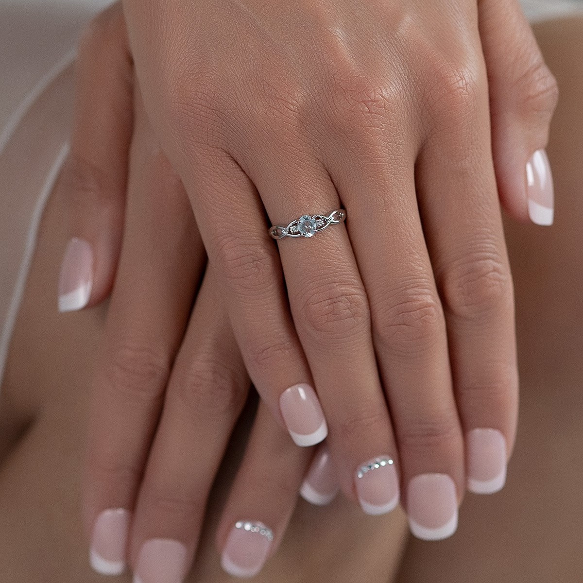 Bague ADEN Or 585 Blanc Aigue-Marine et diamants 2.2grs