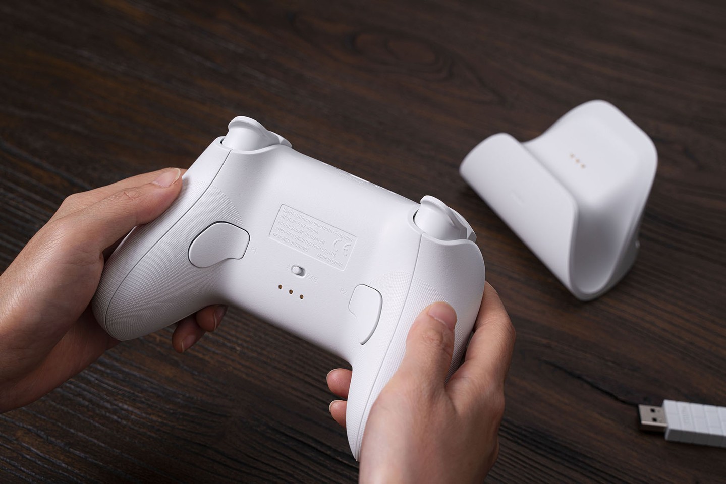 8BitDo Ultimate Controller with Charging Dock BT - White