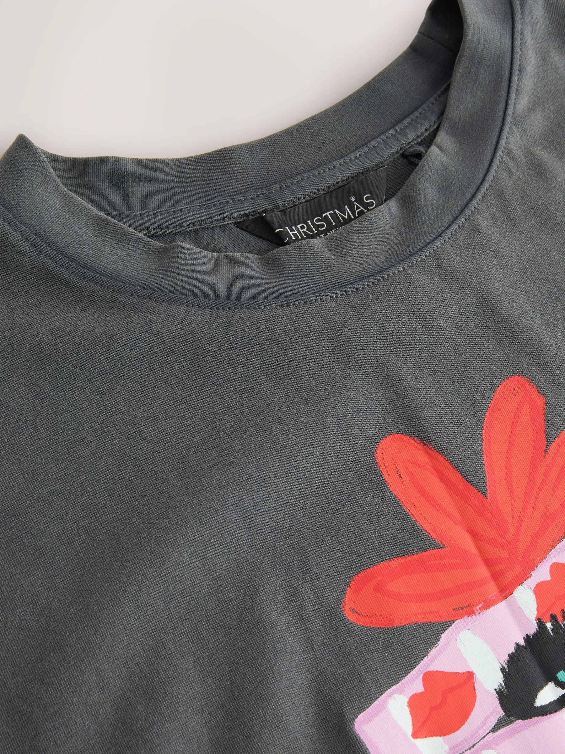 Grijs - Geen gluren Kendra Dandy Kerstmis Grafisch Ronde hals Korte mouwen T-shirt