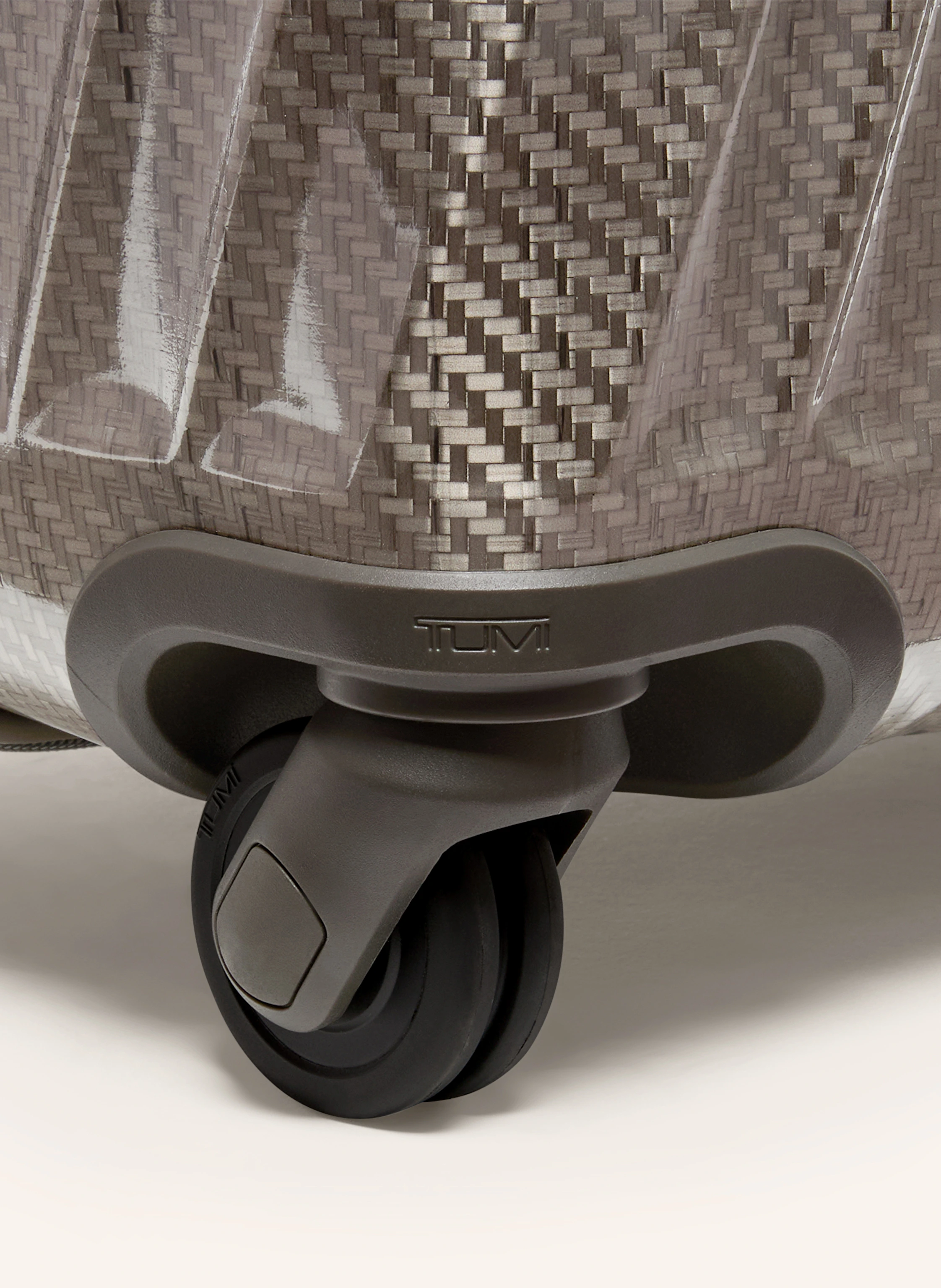 TUMI 19 DEGREE LITE Trolley SHORT TRIP