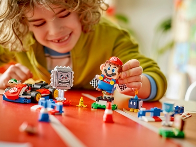 LEGO Mario Kart™ – Interactieve LEGO® Mario™ en standaardkart (72043)