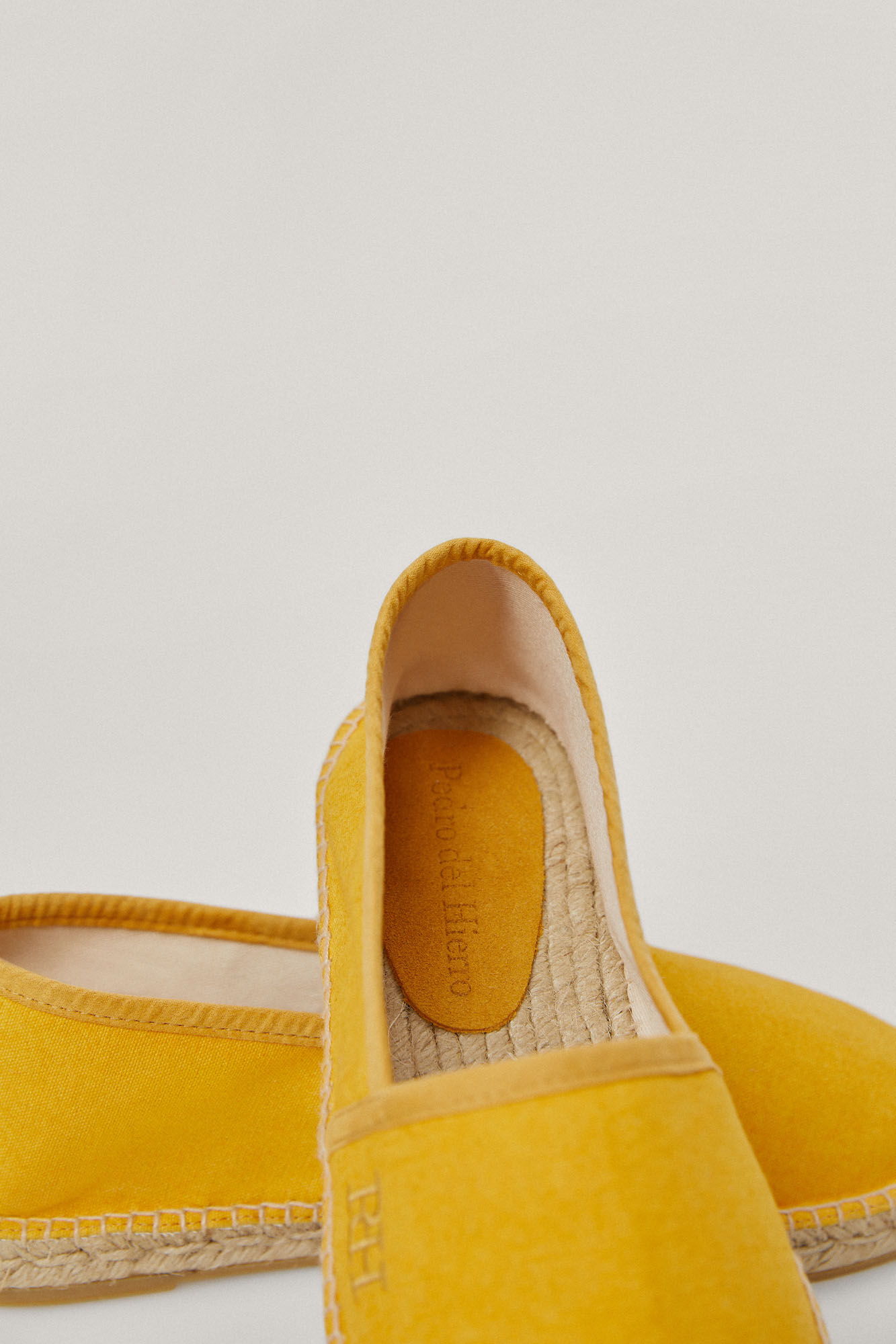 Cabresto de tecido e couro - Amarelo