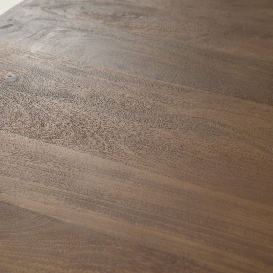 Eettafel Tycho Lichtbruin van Eleonora