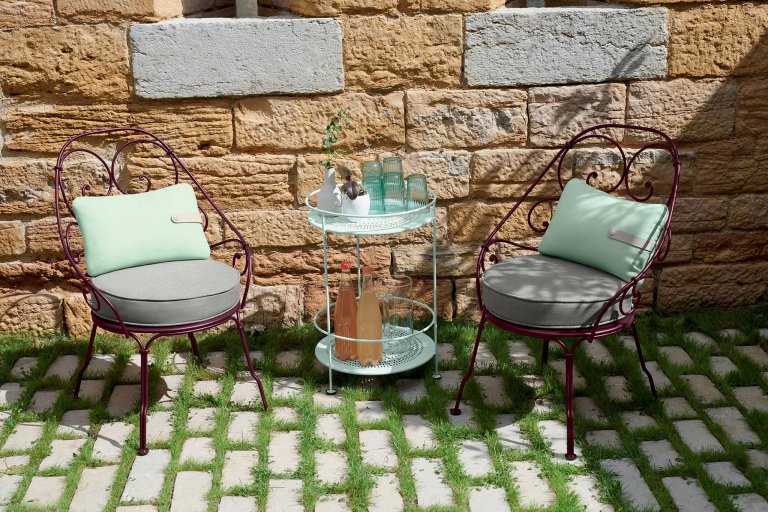 Fermob 1900 fauteuil met off-white zitkussen Nutmeg