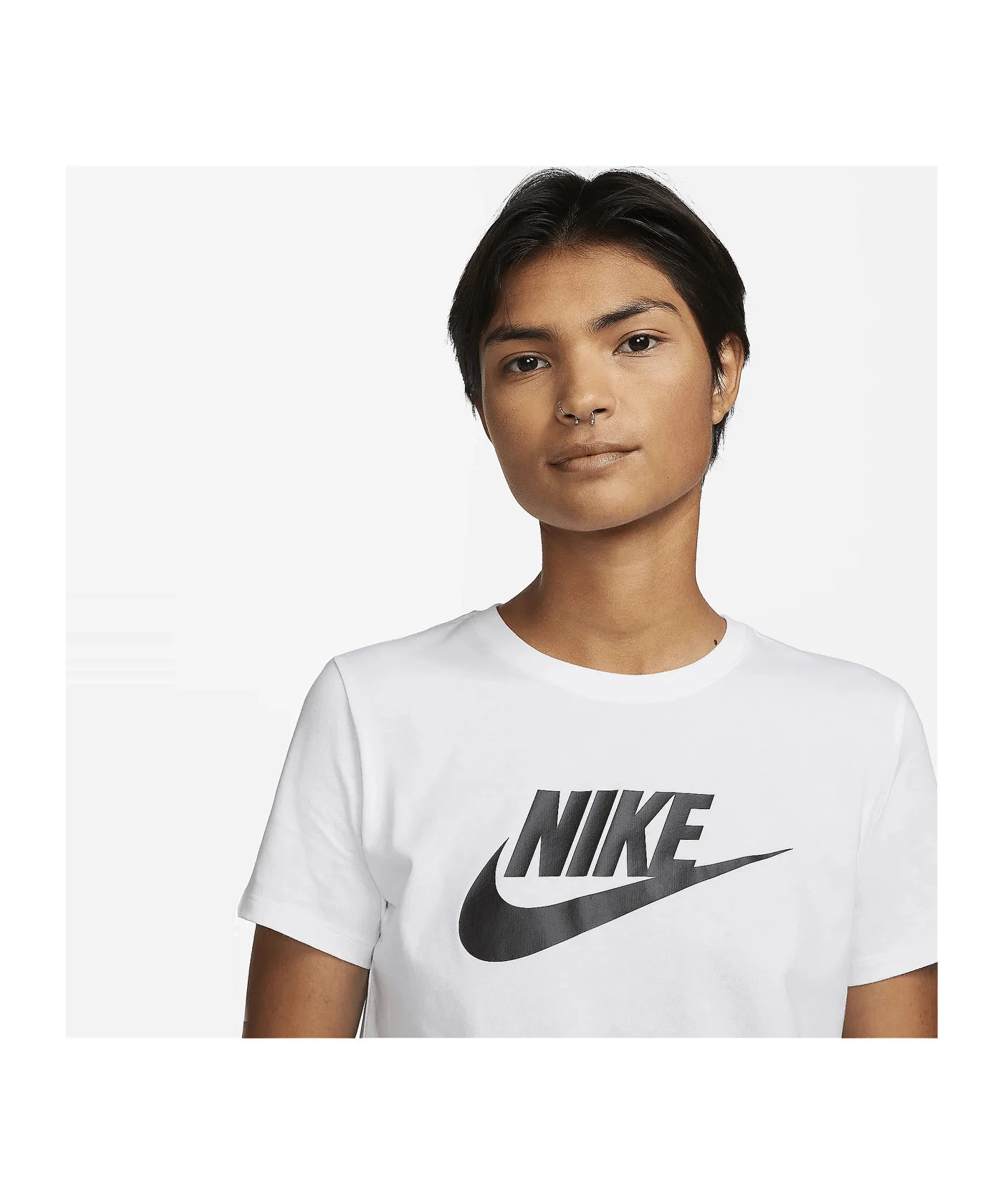 Nike Essentails Logo T-Shirt Damen Weiss F100