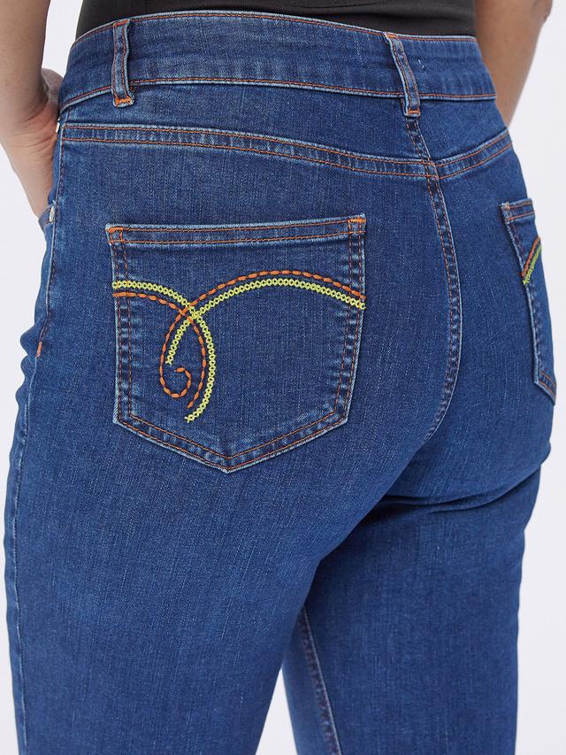 Jeans Perfect Lift mit 3D Zierstitching