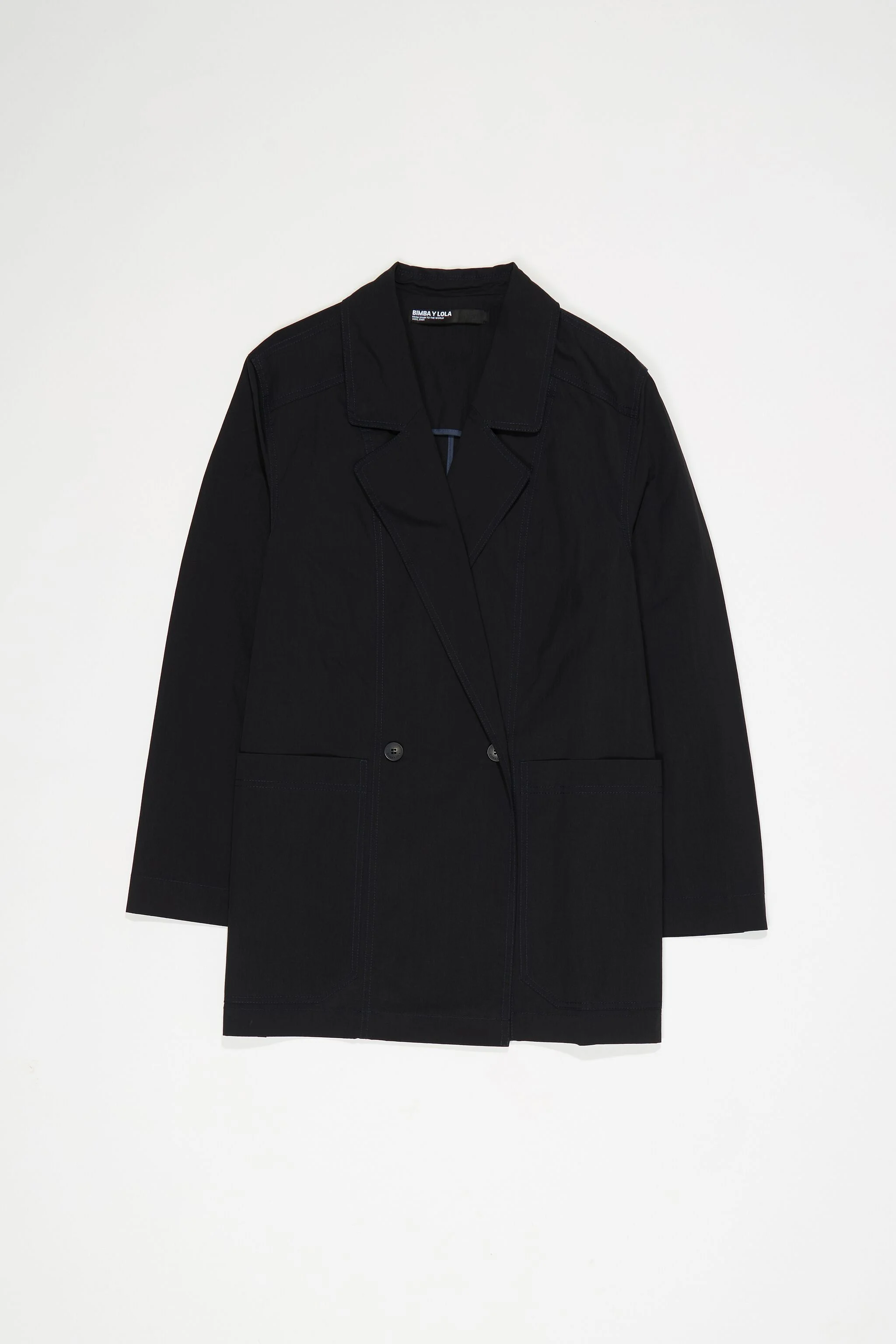 Blazer preto de alfaiataria com pesponto