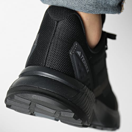 Baskets Terrex Soulstride IE9413 Core Black Carbon Grey Six