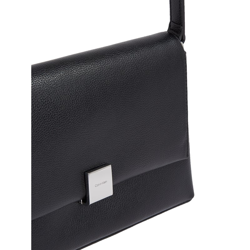 Calvin Klein<br>Skuldertaske Plaque