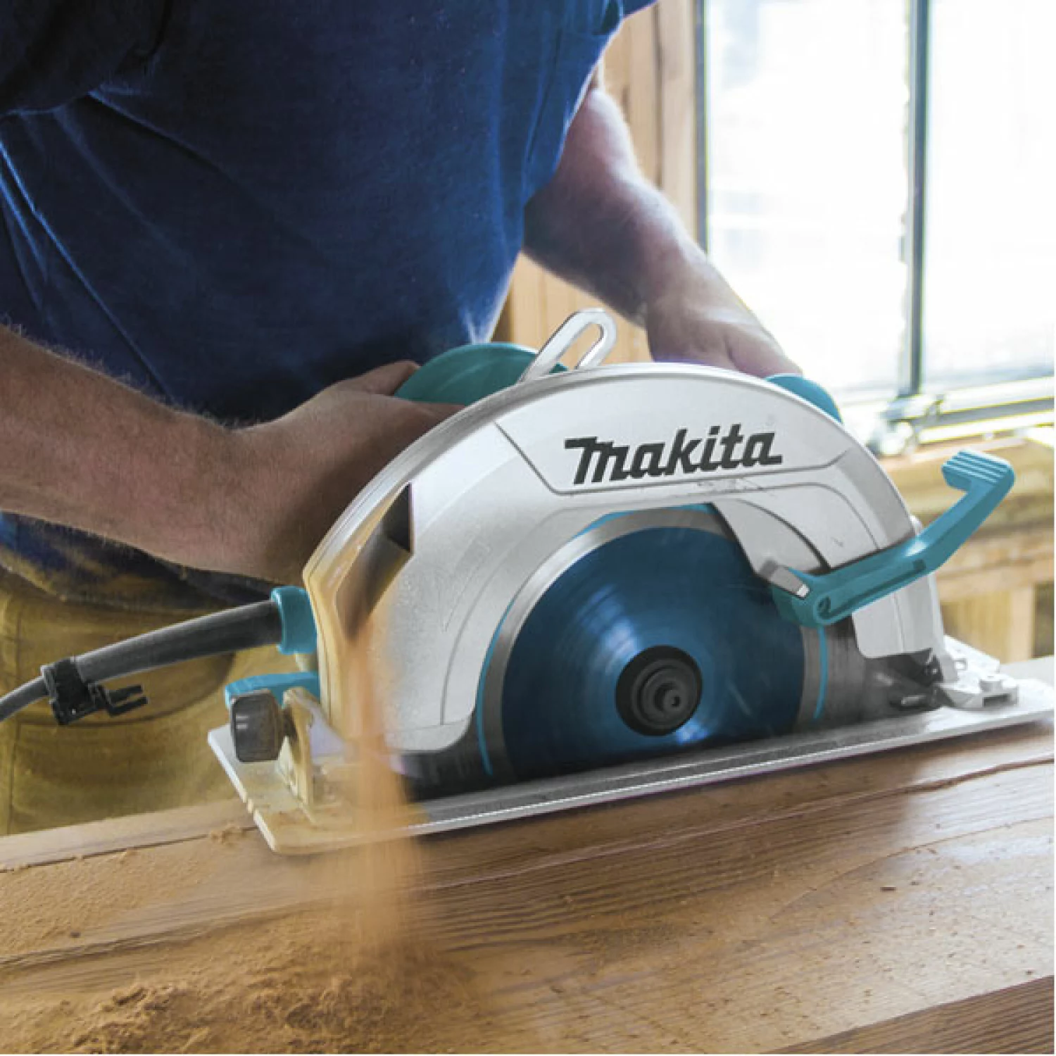 Makita HS0600 Cirkelzaag - 2000W - 270mm