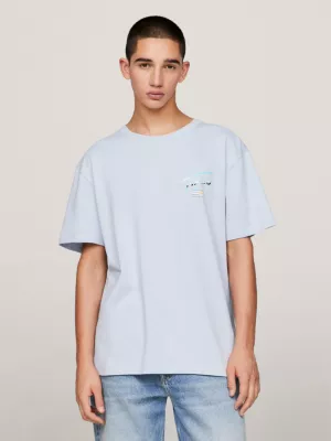 Camiseta com logo metálico nas costas
