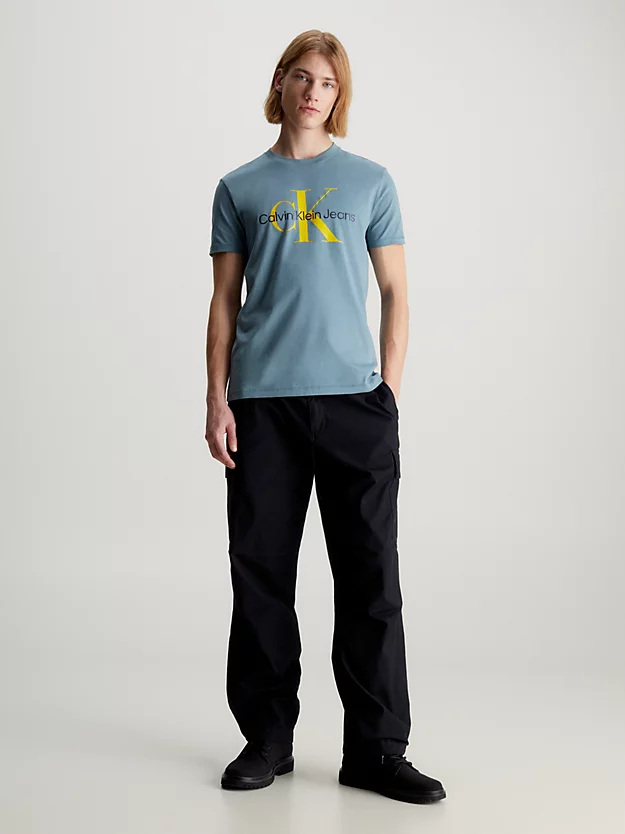 Camiseta slim fit com monograma