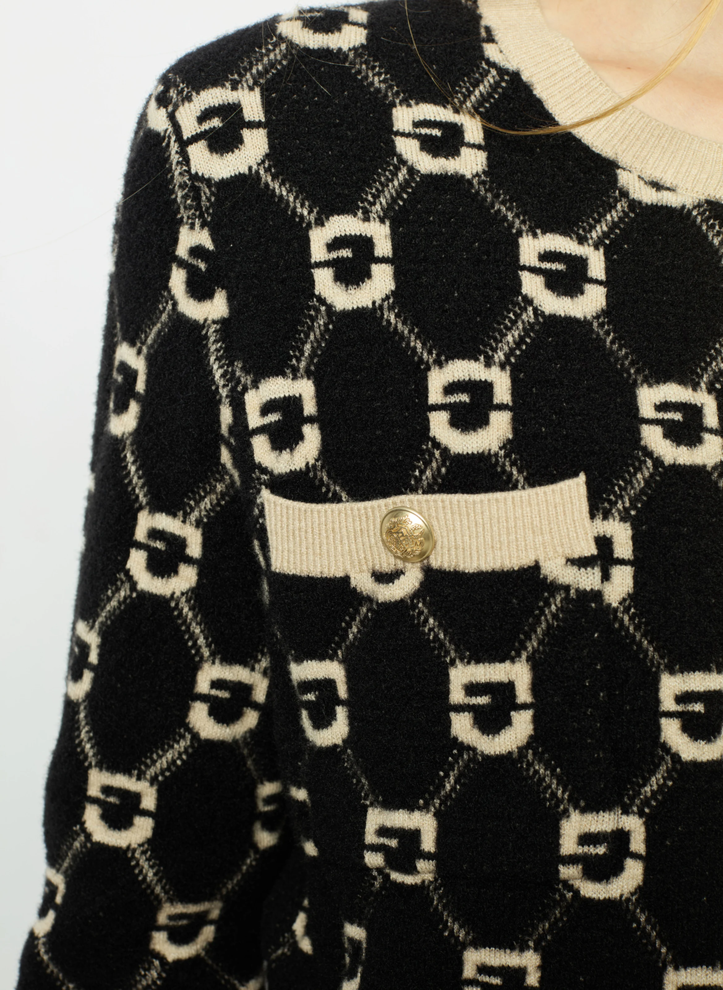 JANKA - Gilet droit boutonné à monogramme | Noir