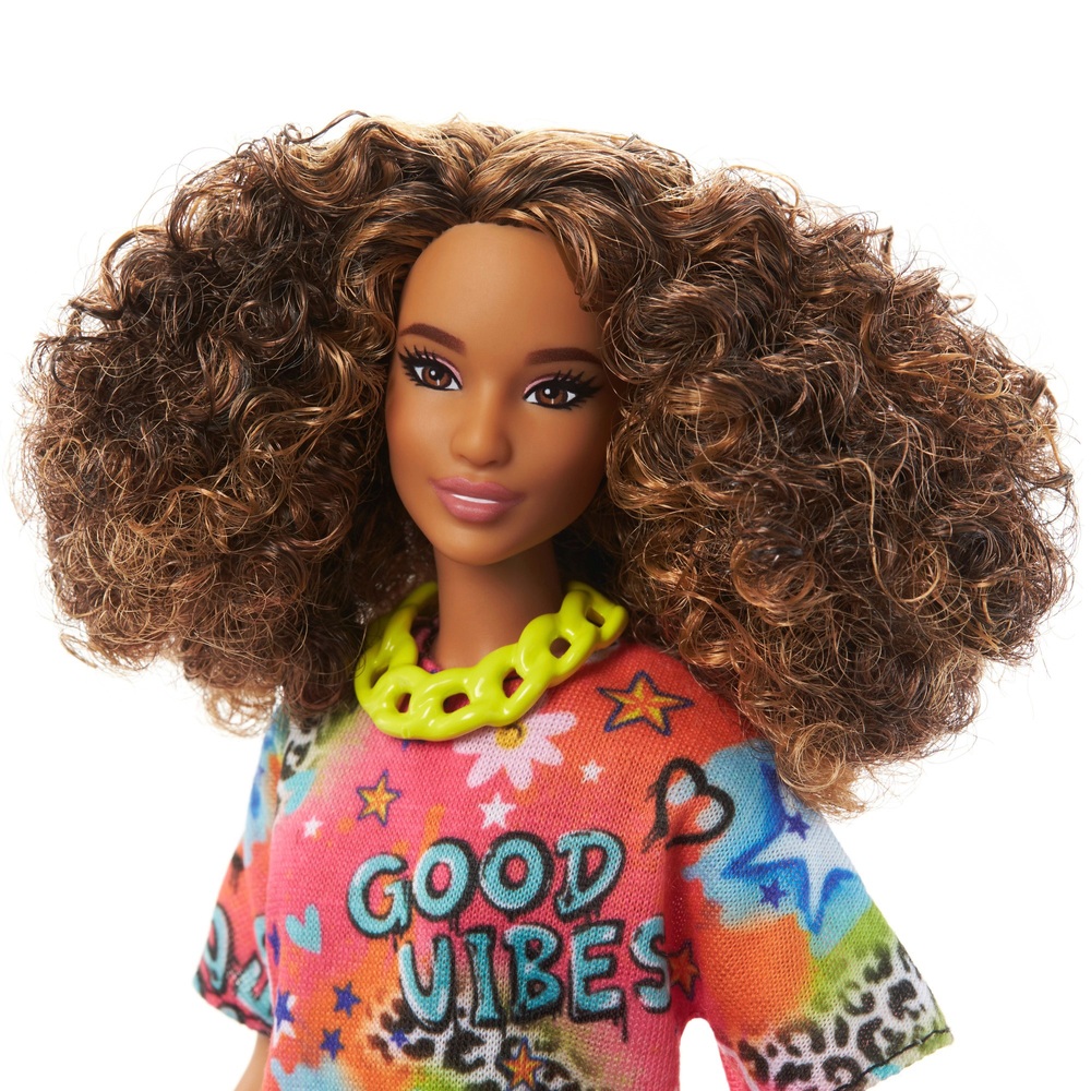 Barbie Fashionistas Puppe 201 im Graffiti-Print-Hemdkleid