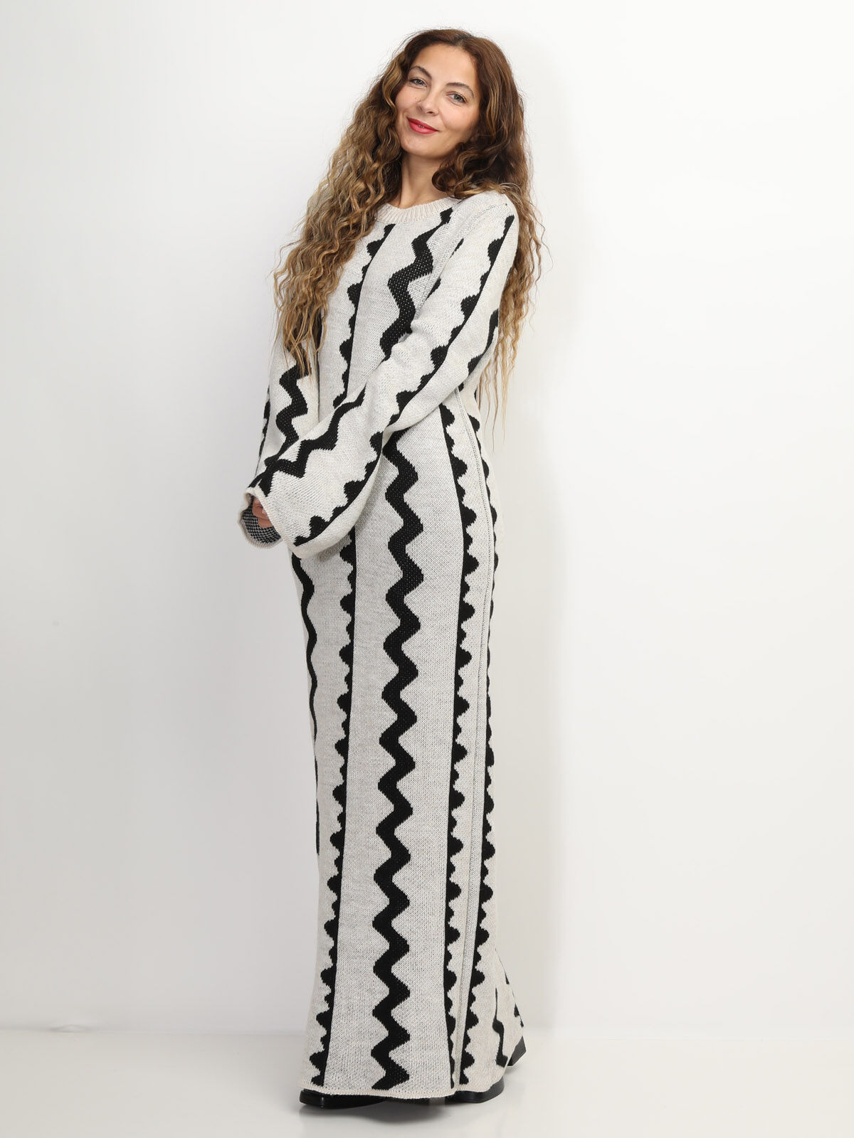 Robe pull longue à motif vagues- beige_noir