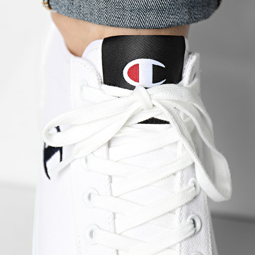 Baskets Low Cut Revoli S22042 White