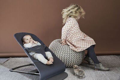 BabyBjörn Bliss Vippestol Vevet Klassisk Quilt, Midnattsblå