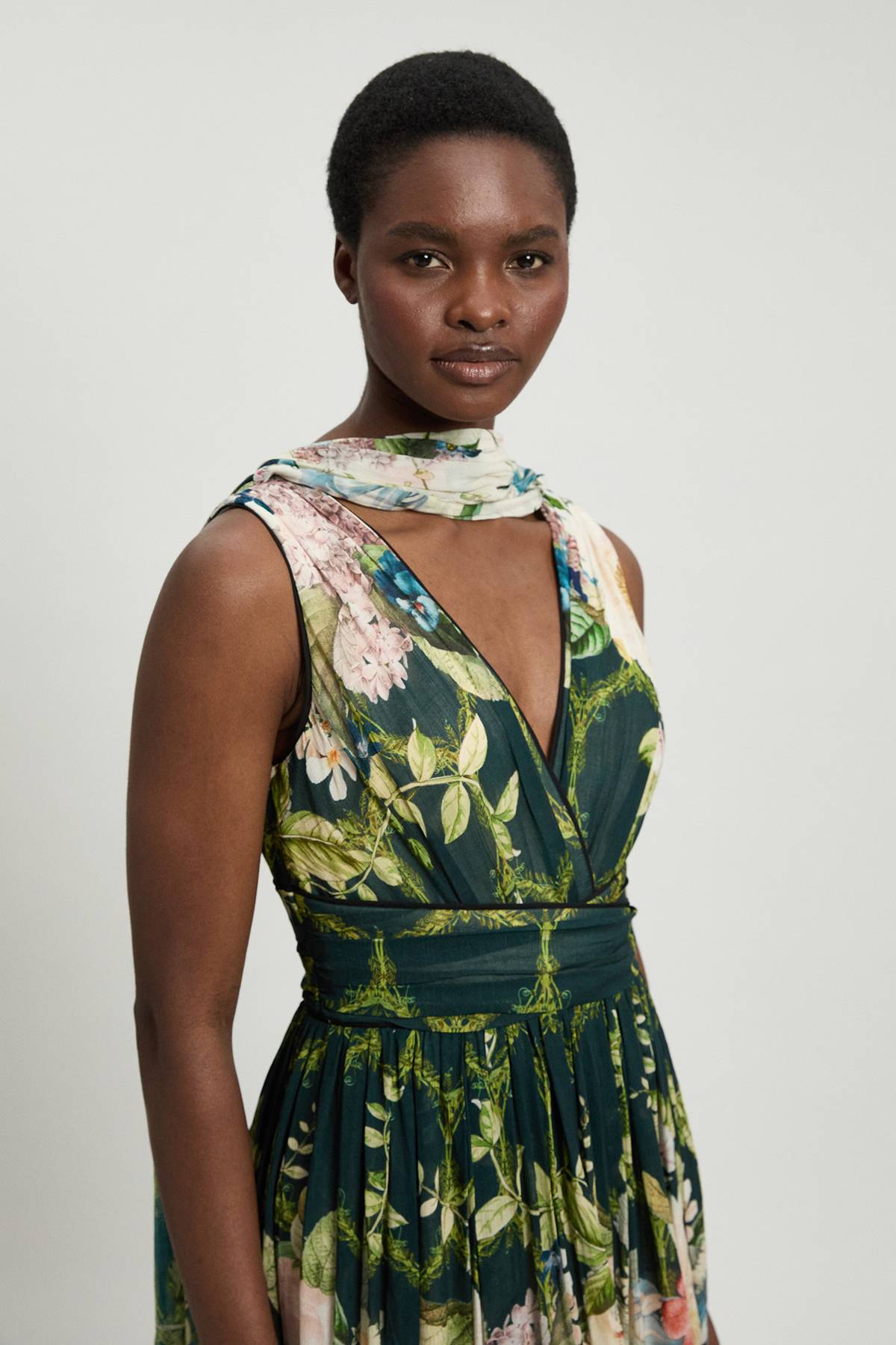 KarenMillen Robe Maxi En Georgette Froissée À Imprimé Floral Et Col Licou