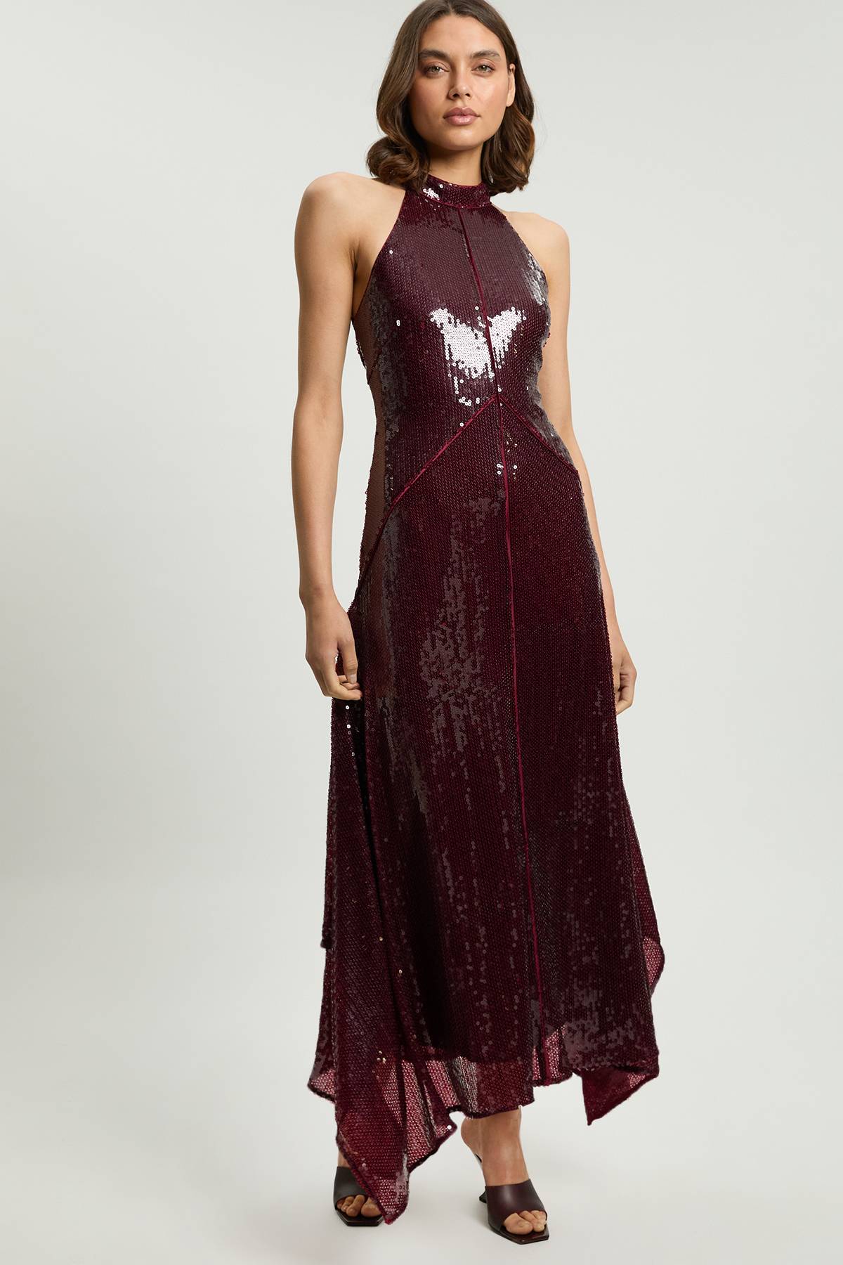 KarenMillen Robe Maxi Petite À Sequins Avec Encolure Licou Et Ourlet Mouchoir