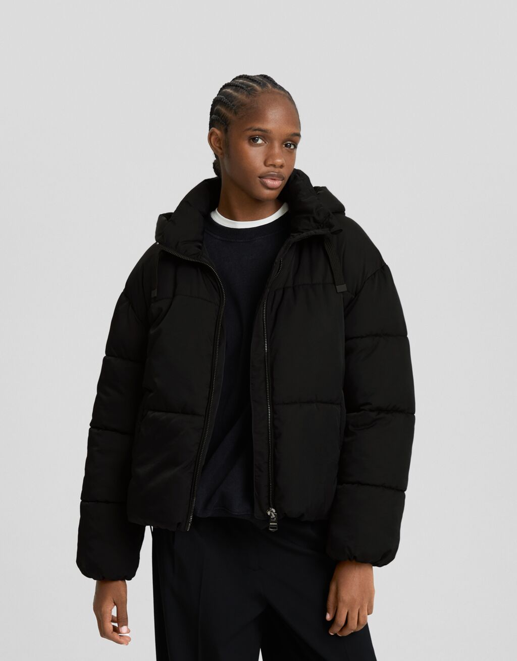 Jaqueta puffer oversized com capuz