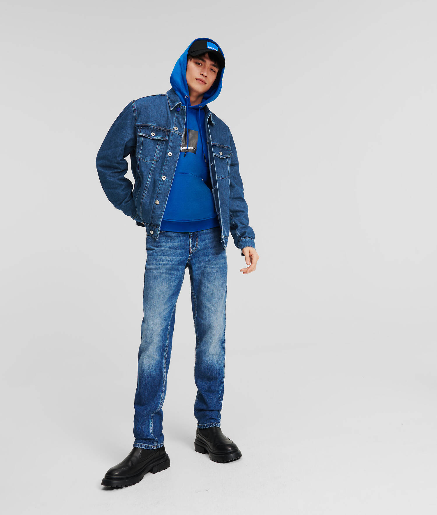SWEAT À CAPUCHE AVEC LOGO KLJ ENCADRÉ