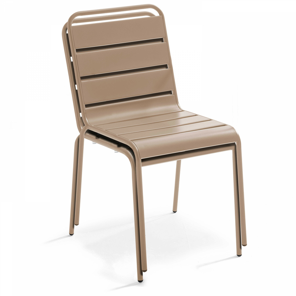 Chaise en métal taupe