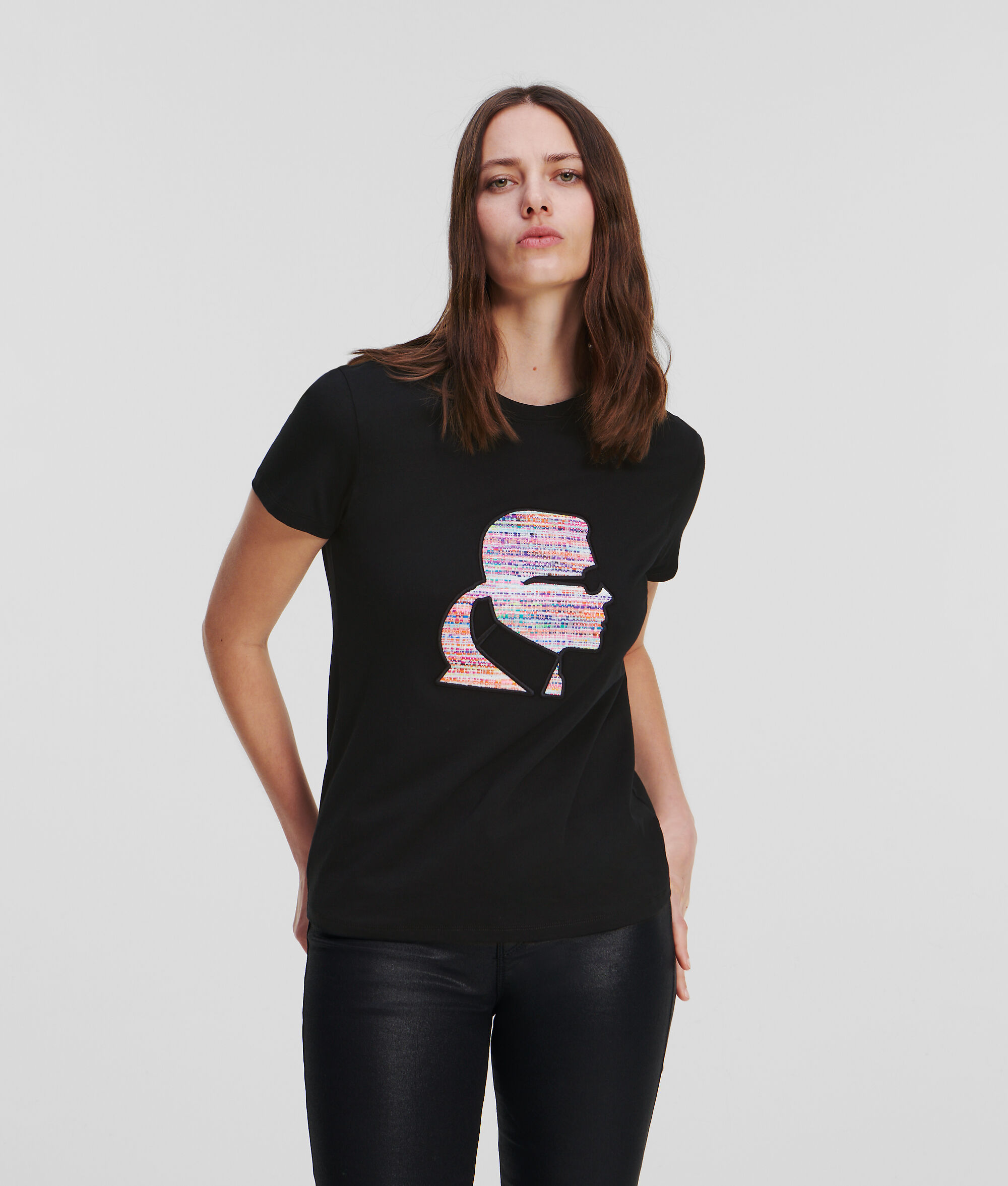 T-SHIRT MOTIF PROFIL KARL EN BOUCLÉ